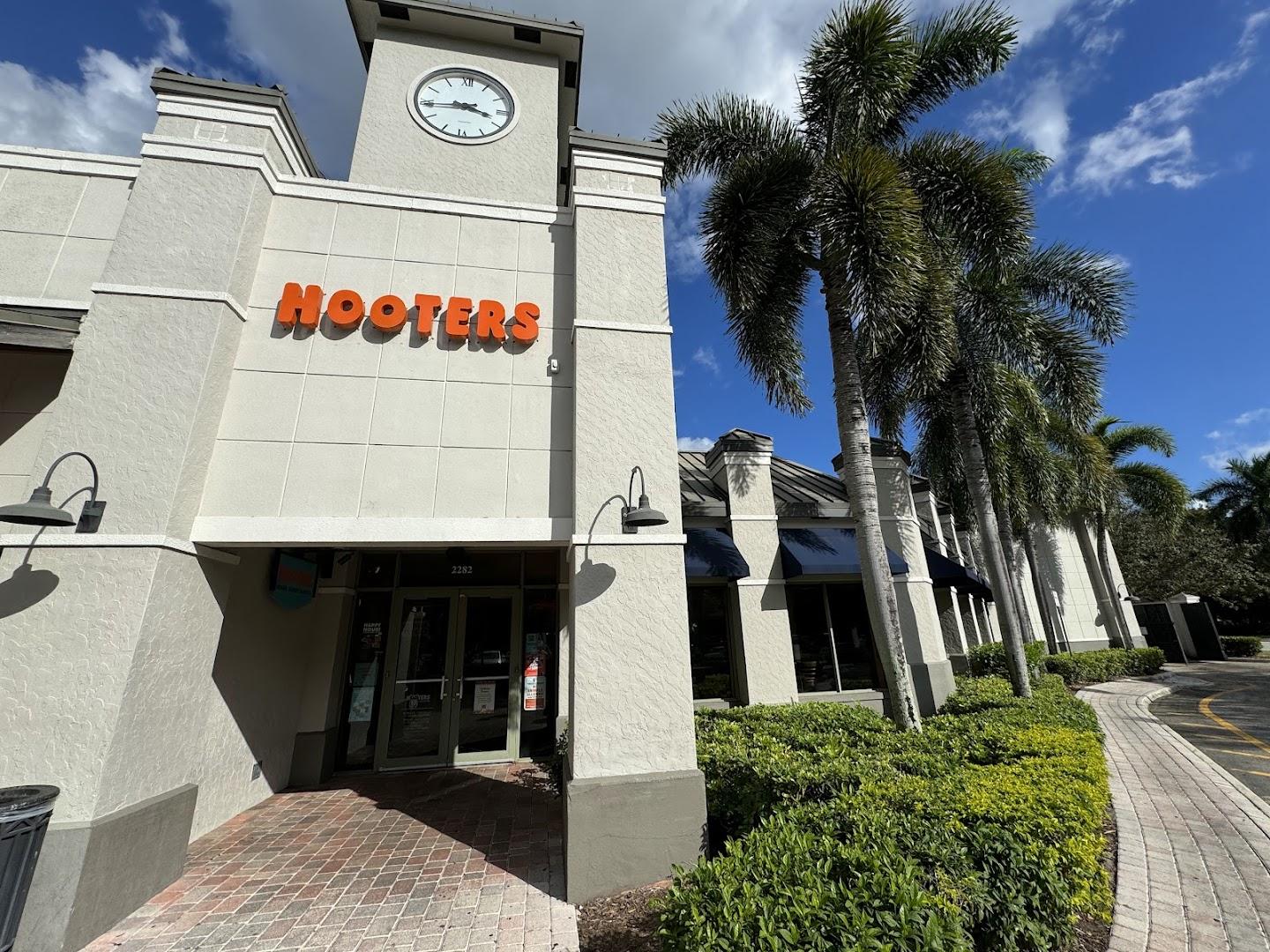 Waterway Shoppes of Weston